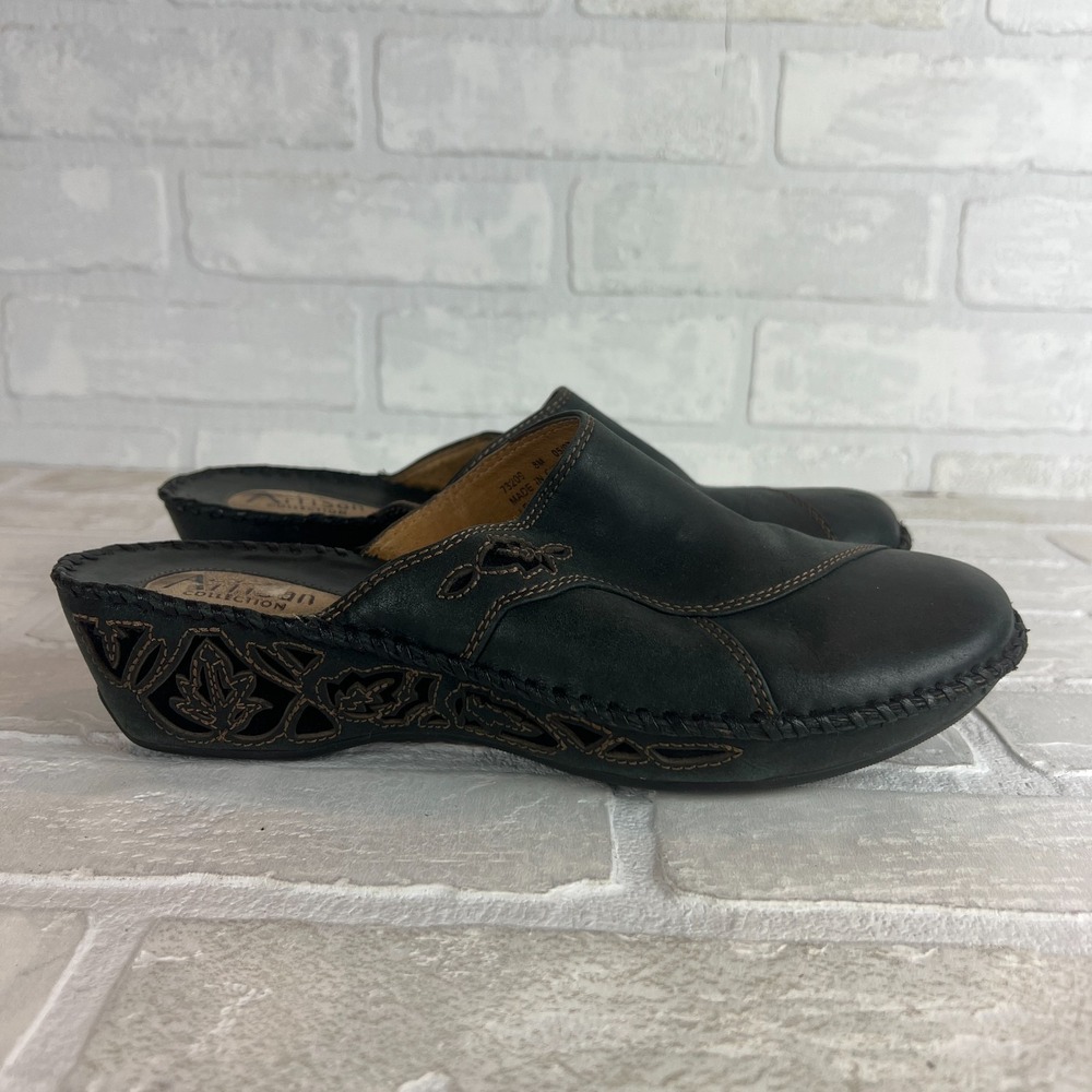 Clarks Artisan Clogs Mules Womens 8 Black Leather Slip-On Preppy Casual Comfort